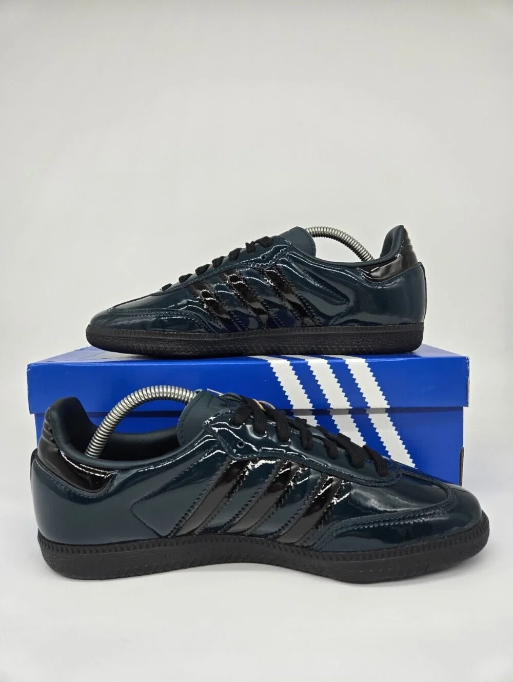 adidas Women's JR8750 Samba OG Aurora Ivy Black Patent Shoes Size 6